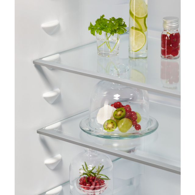 AEG NSC7N18ZES 54.6cm Built-In Frost Free Fridge Freezer