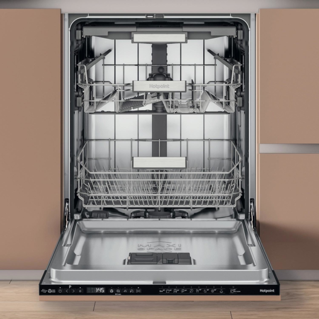 Hotpoint H7I HP42 L UK H7IHP42LUK Built In Dishwasher - 15 Place Settings