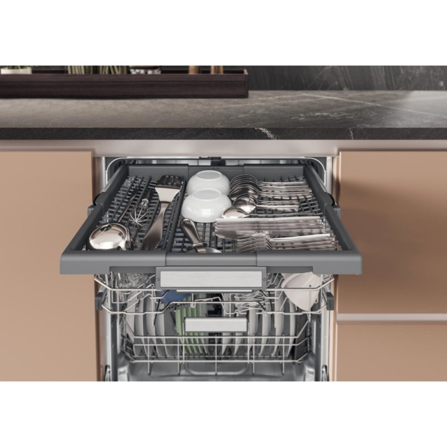 Hotpoint H7I HP42 L UK H7IHP42LUK Built In Dishwasher - 15 Place Settings