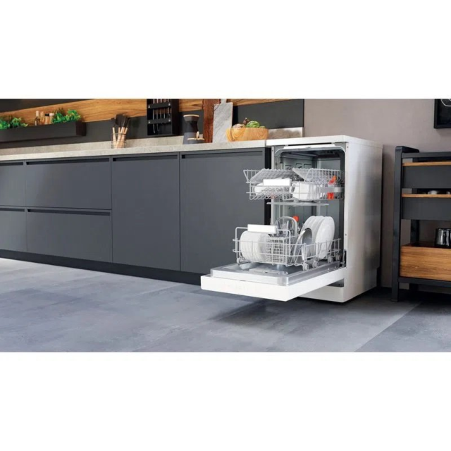 Hotpoint HSFO3T223WUKN Slimline Dishwasher - White - 10 Place Settings