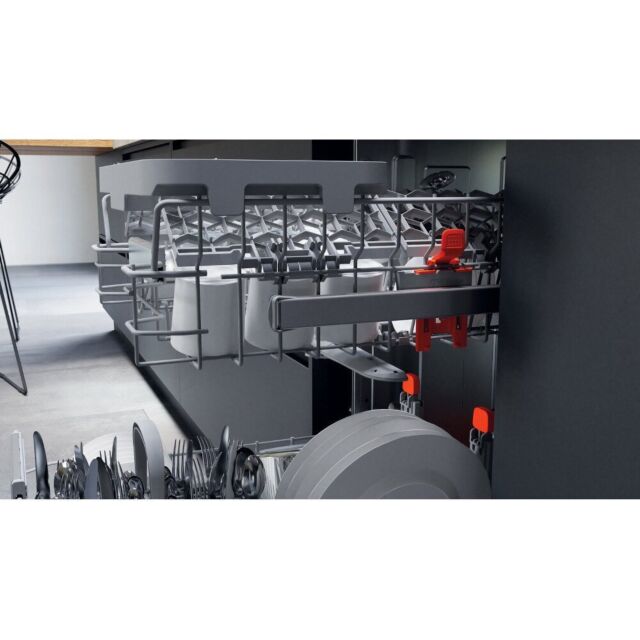 Hotpoint HSIO3T223WCEUKN integrated Slim Dishwasher in Silver - 10 Place Settings
