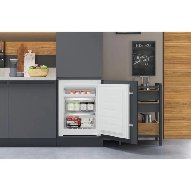 Hotpoint HTC18T532 Built-In Total No Frost Fridge Freezer