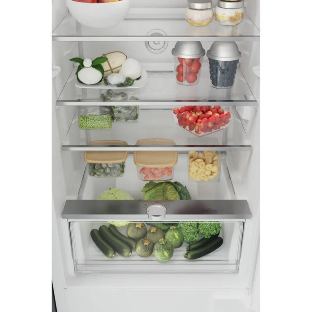 Hotpoint HTC18T532 Built-In Total No Frost Fridge Freezer