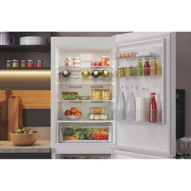 Hotpoint HTFC850TI1W1 59.5cm 60/40 Frost Free Fridge Freezer - White