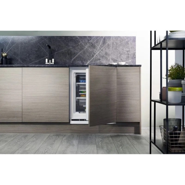 Hotpoint HZA1UK1 59.6cm Built In Static Undercounter Freezer - White