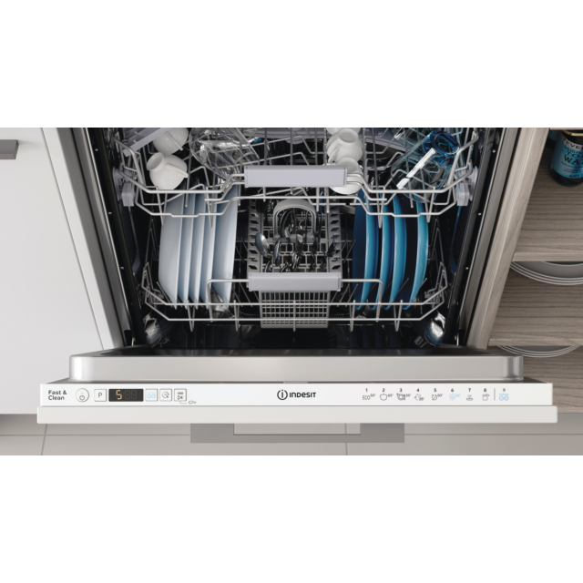 Indesit D2I HD526 UK D2IHD526 Full Size Built In Dishwasher - 14 Place Setting