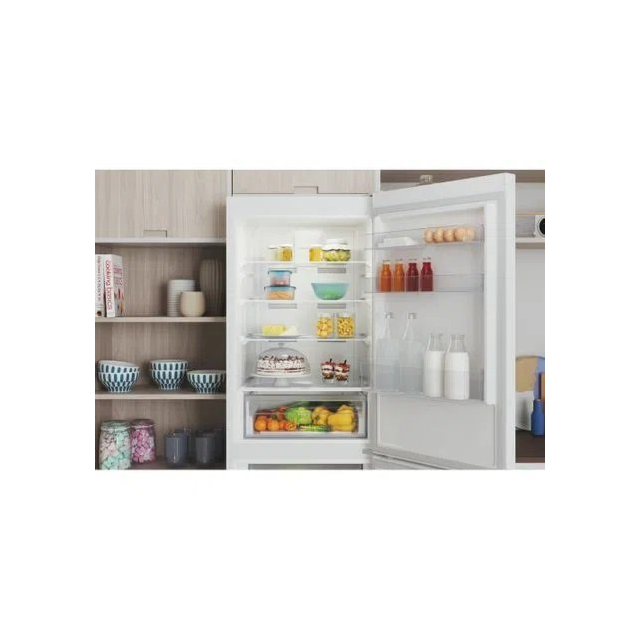 Indesit INFC850TI1W1 60 cm Fridge Freezer - White