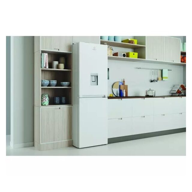 Indesit INFC850TI1WAQUA 59.5cm 50/50 Total No Frost Fridge Freezer - White