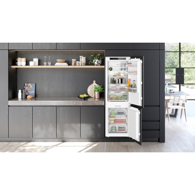 Siemens KI86NADD0 55.8cm 60/40 Integrated Frost Free Fridge Freezer